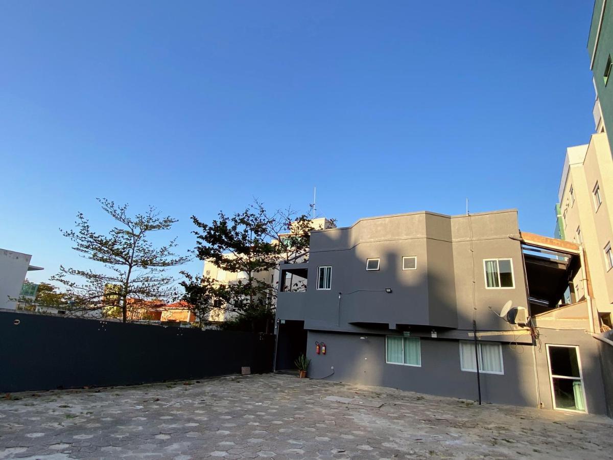 Residencial Melfi 3 Ap 3 Appartement Bombinhas Buitenkant foto